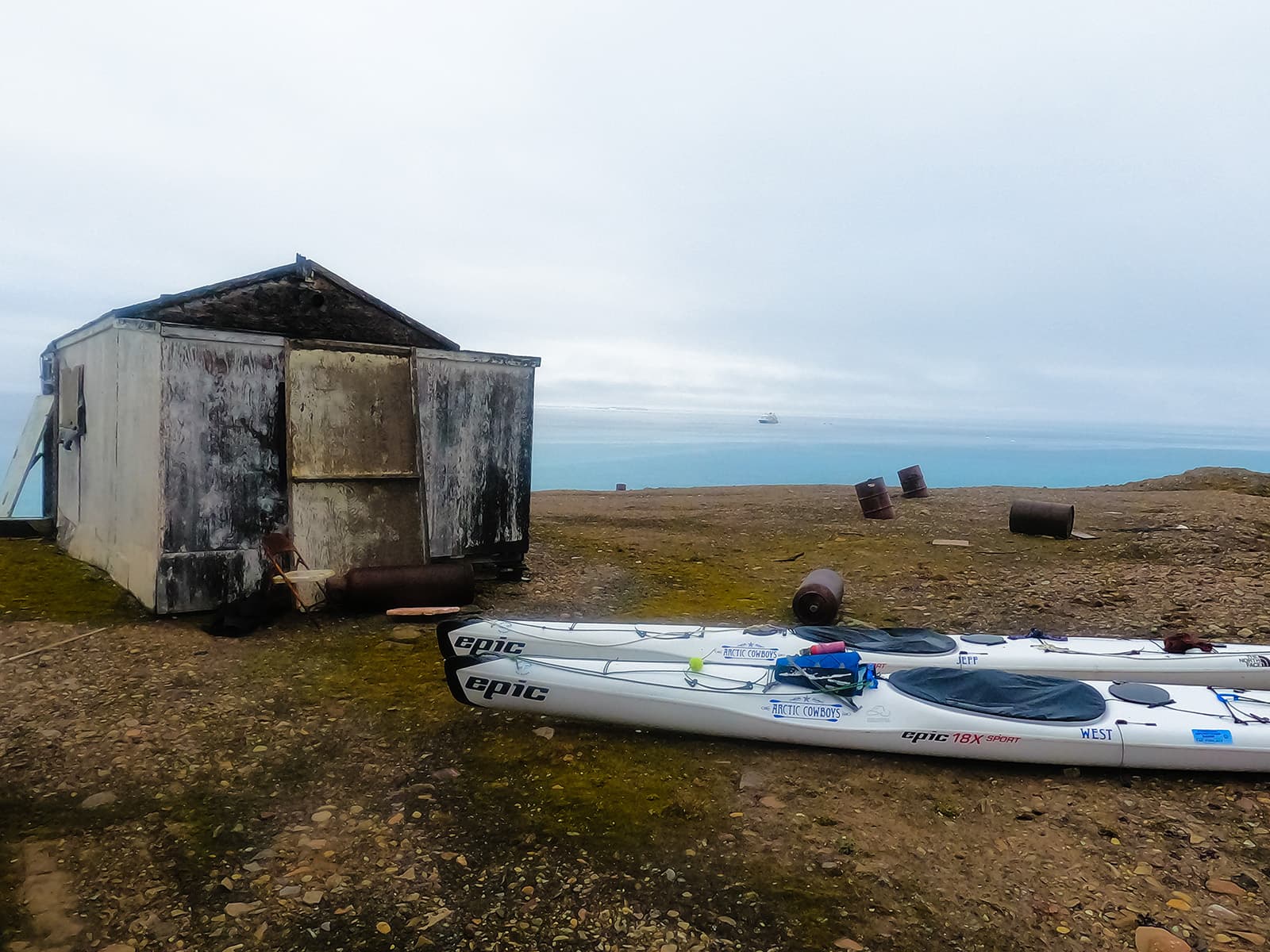 North West Passage by Kayak - abandoned hunting hut